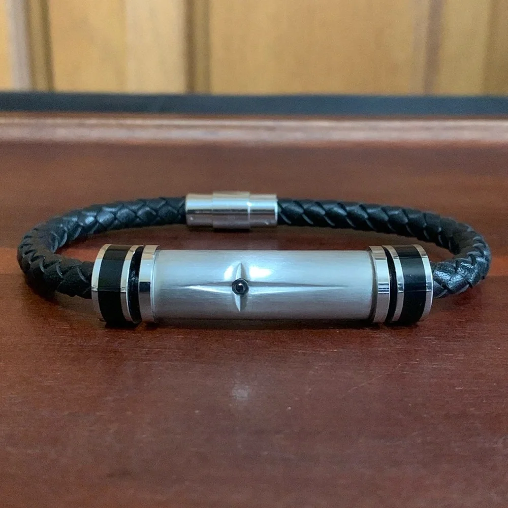 NWOT Bradford (Gold) Exchange leather & stainless steel son bracelet